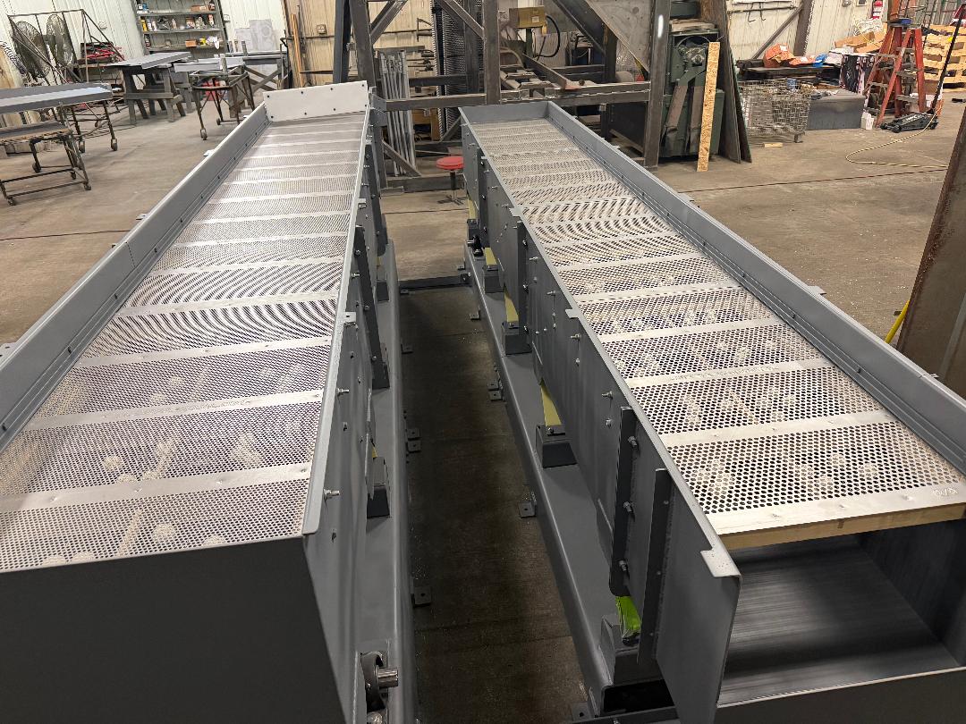 Crippen vibratory conveyor for gentle seed and grain transport